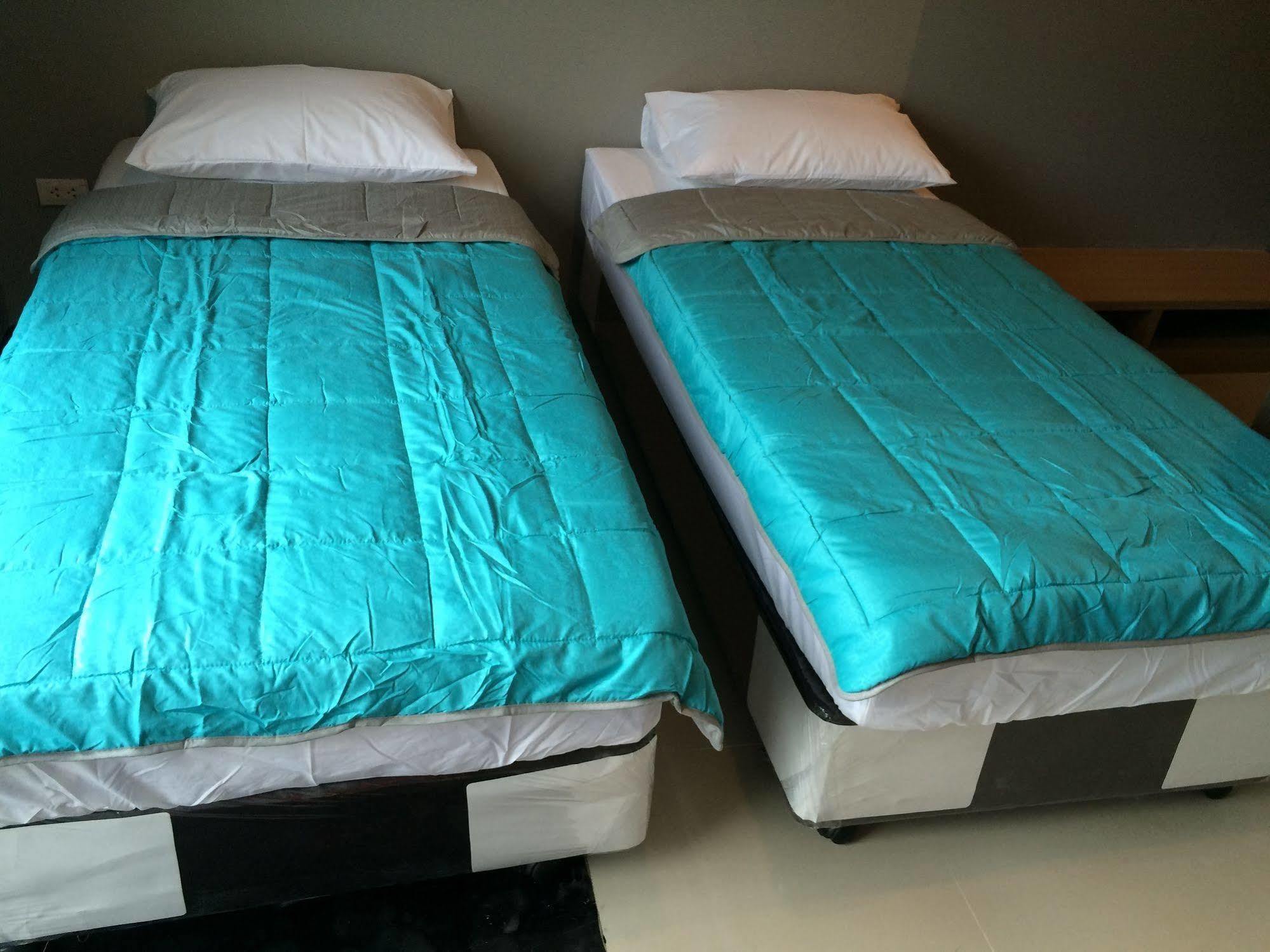 Hubb Hostel Phuket Airport 奈扬海滩 外观 照片