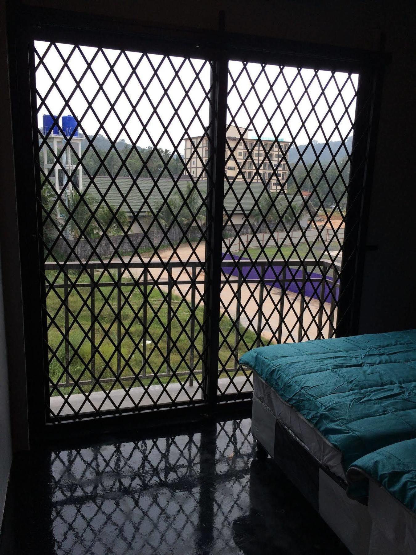 Hubb Hostel Phuket Airport 奈扬海滩 外观 照片