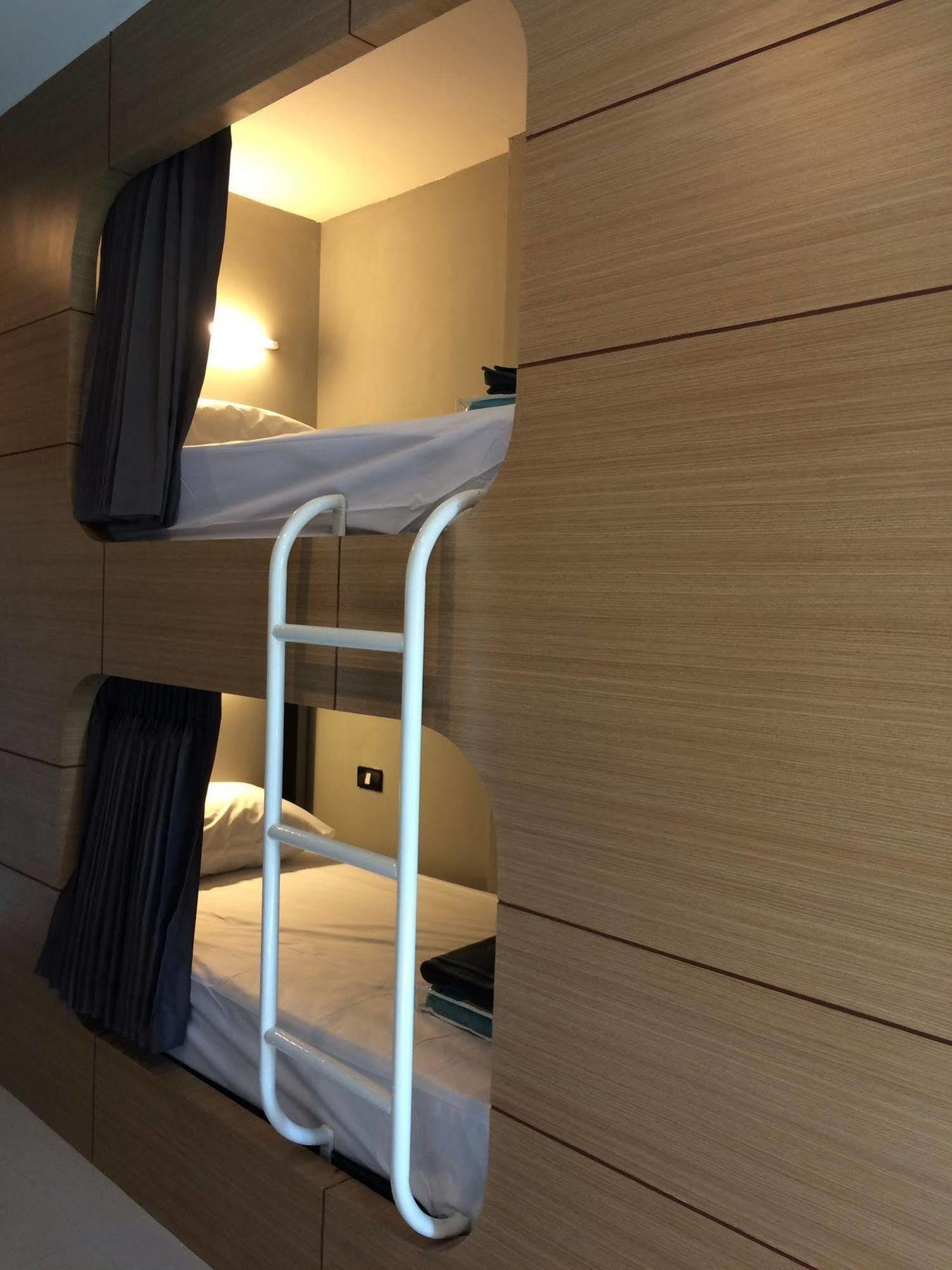 Hubb Hostel Phuket Airport 奈扬海滩 外观 照片